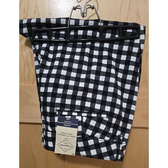 St. Johns Bay Womens Black & White Gingham Capri Pants 16P Mid-Rise Easy Fit Thr - Picture 7 of 7